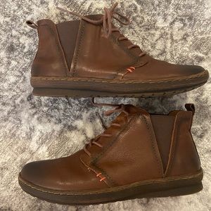 Montana Artisan Crafted Leather Walking Boots